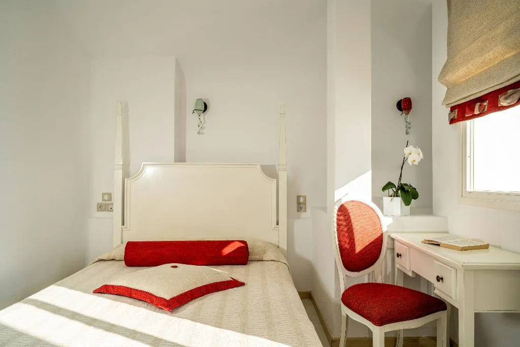Room, Delfini Villas, Santorini