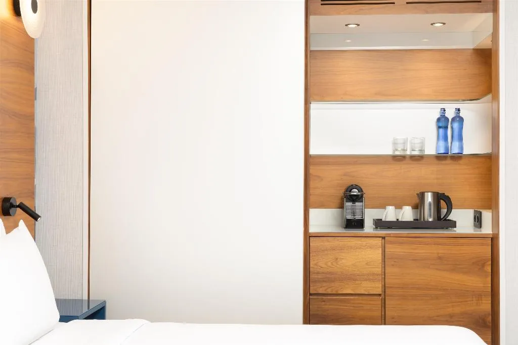 TWIN EXECUTIVE Room, Hilton Barcelona, Barcelona
