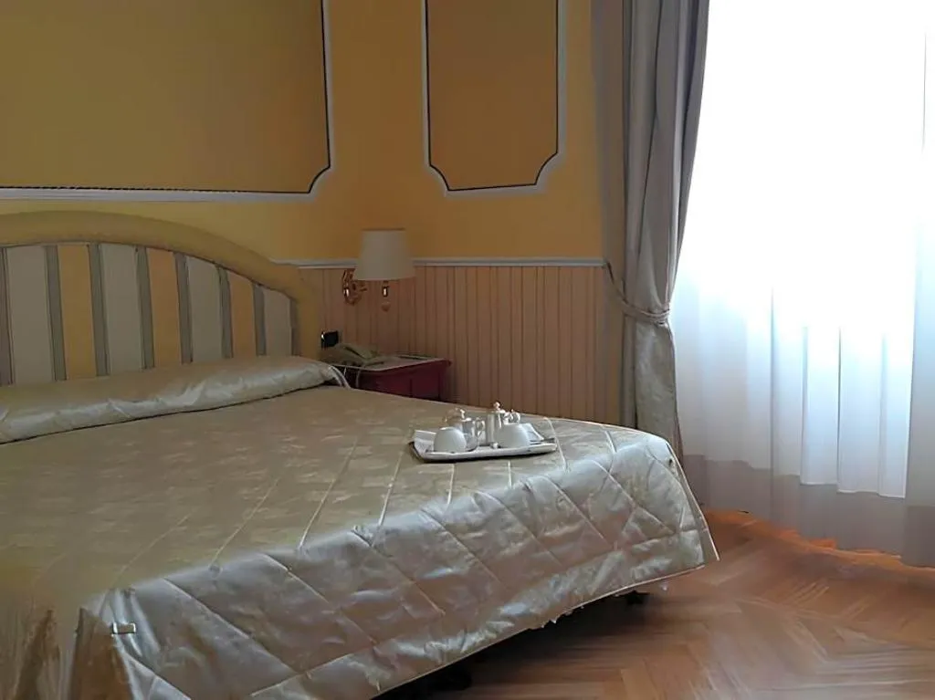 Double or Twin STANDARD Room, Andreola Central Hotel, Milan