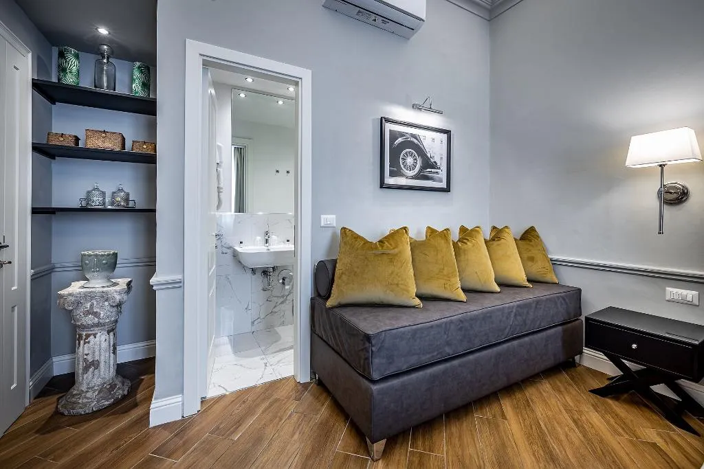 QUADRUPLE SUPERIOR Room, Hotel Ungherese Small Luxury Hotel, Florence