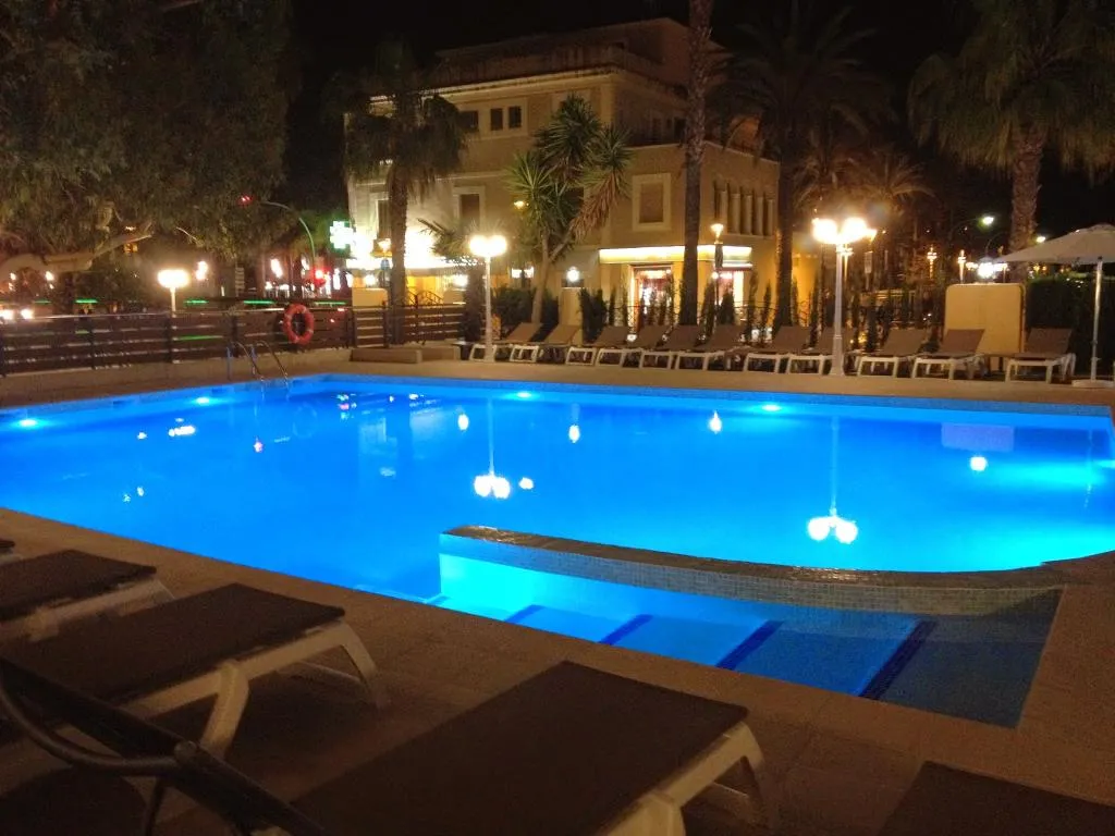 Pool, Planas, Costa Dorada