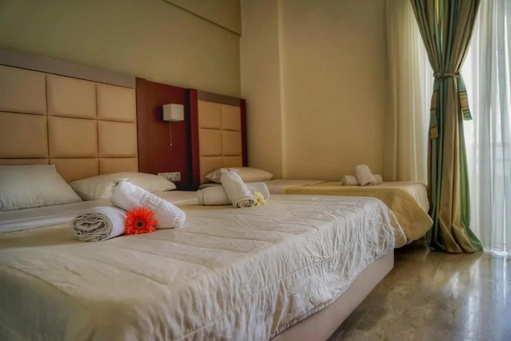 TRIPLE PARTIAL SEA VIEW Room, Kokoni Beach Hotel, Kalamata