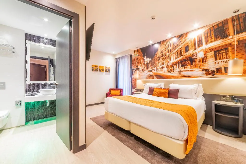 DOUBLE Accessible Room, Hotel Indigo Madrid - Gran Via, Madrid