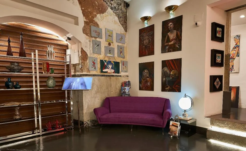 Lobby, Asmundo Di Gisira, Catania
