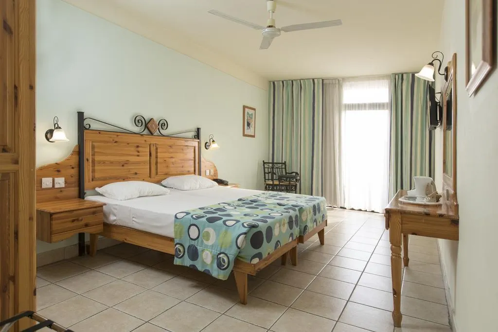 TRIPLE SUPERIOR Room, Sunflower, Malta