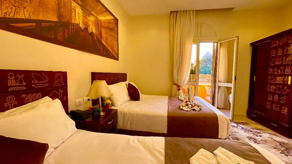 QUADRUPLE TWO BEDS Room, Nemes Pyramids View Inn, Cairo