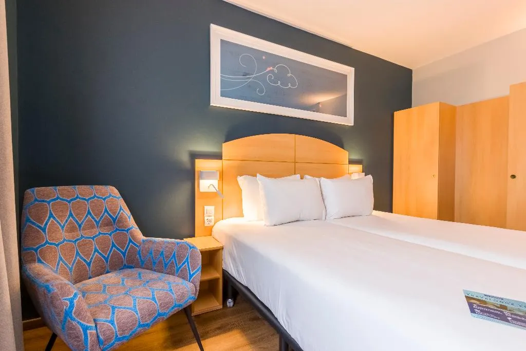 Room, Travelodge Madrid Alcala de Henares, Madrid