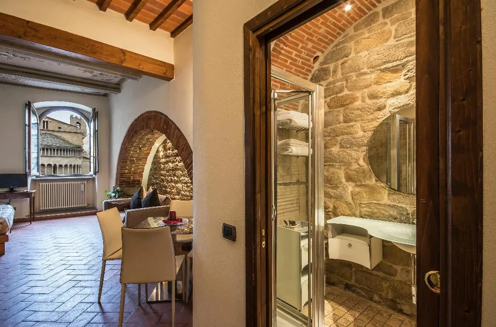 SUITE ONE BEDROOM ONE BATHROOM Room, La Corte Del Re, Florence