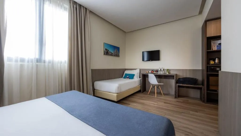 TRIPLE DELUXE Room, iH Hotels Milano St. John, Milan