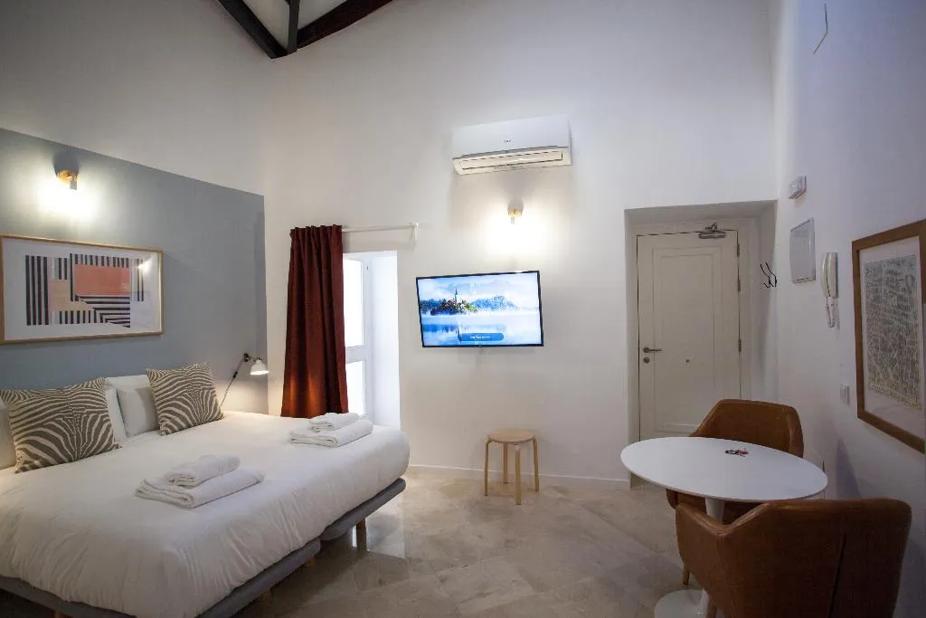 STUDIO INNER Room, Gran Central Suites, Madrid