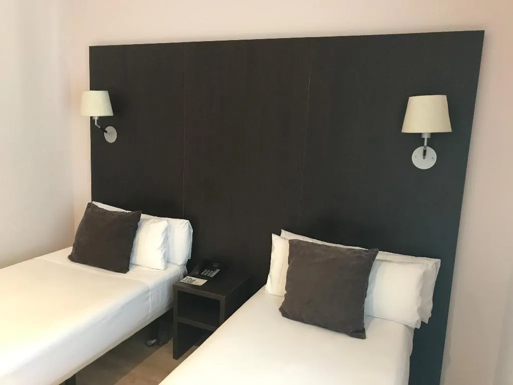 TRIPLE STANDARD Room, Hotel Ramblas Internacional, Barcelona