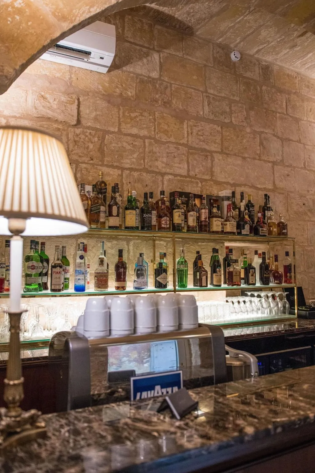 Bar, Palais Le Brun, Malta