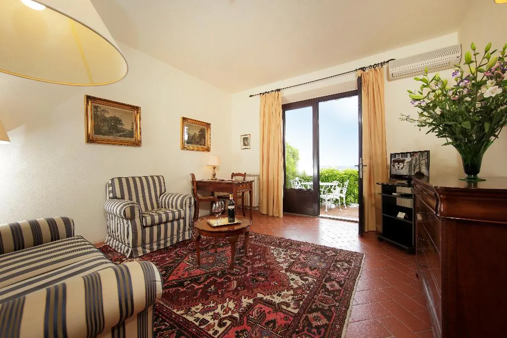 SUITE WITH TERRACE Room, Relais Vignale & Spa, Florence
