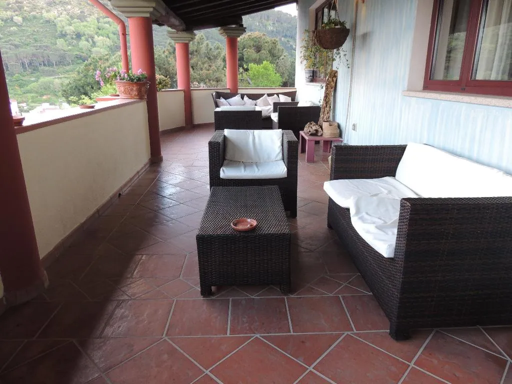 Terrace, Su Lithu, Olbia