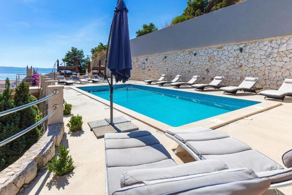 Sports and Entertainment, Bed & Breakfast Senator, Split