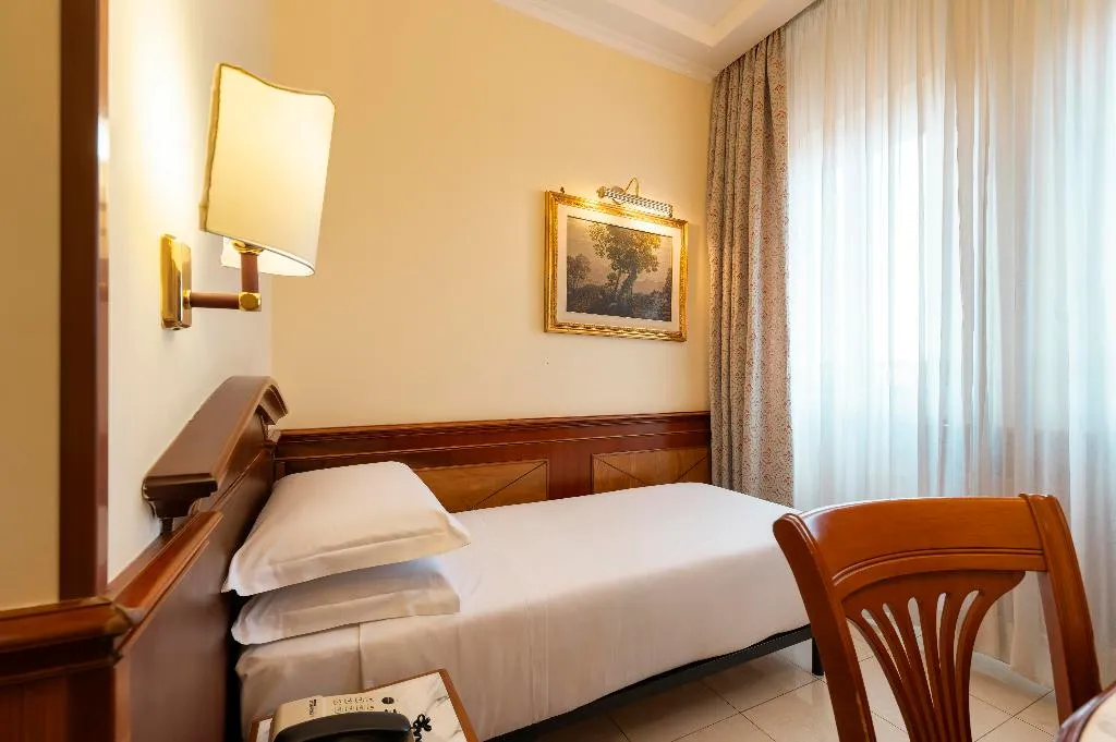 SINGLE STANDARD Room, Hiberia, Rome