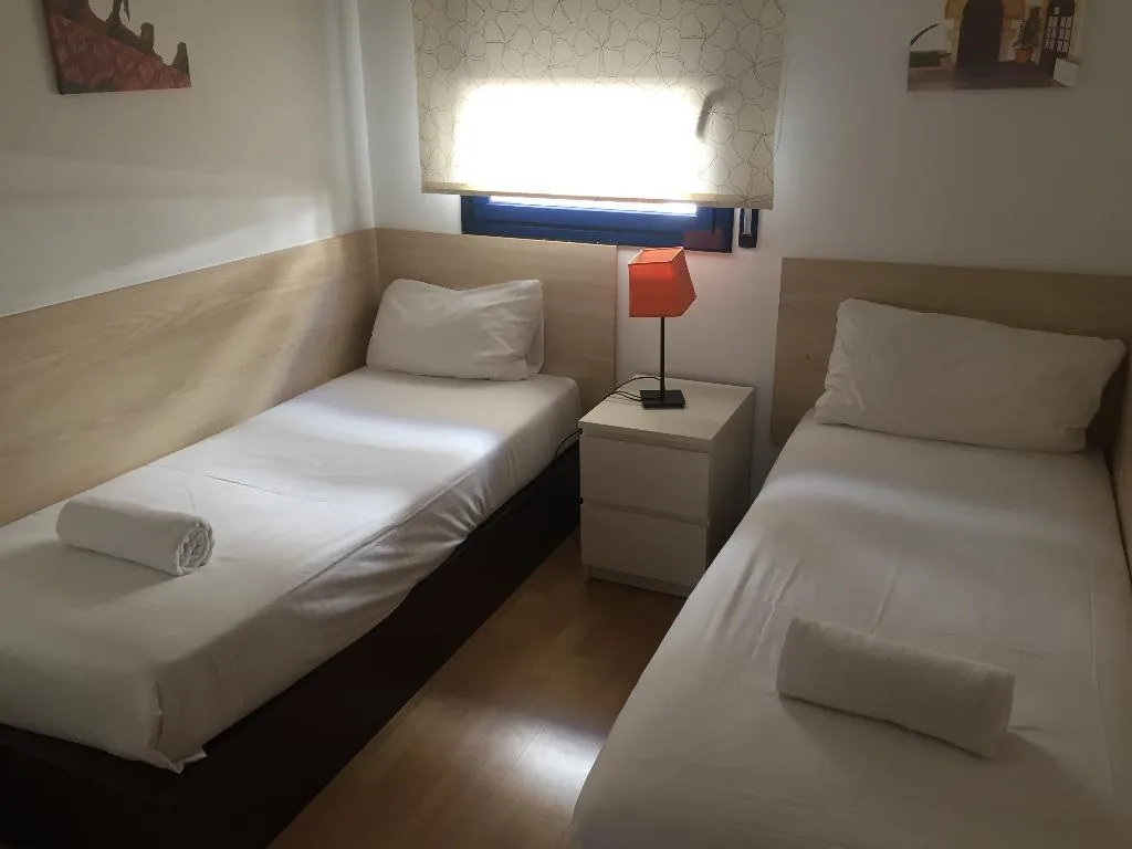 APARTMENT CAPACITY 7 THREE BEDROOMS Room, Sitges Go, Costa Brava