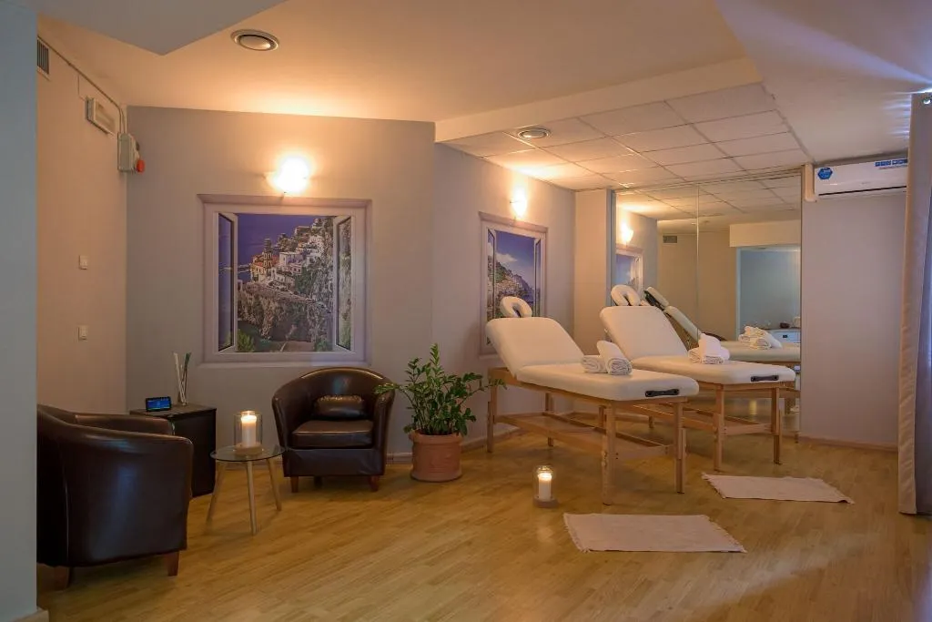 Sports and Entertainment, Hotel Polo Nautico, Naples
