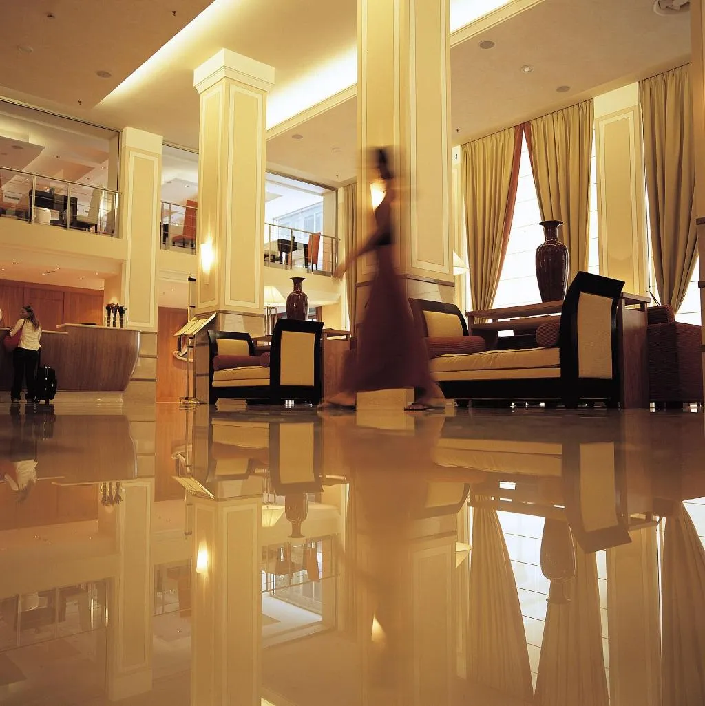 Lobby, Renaissance Naples Mediterraneo, Naples