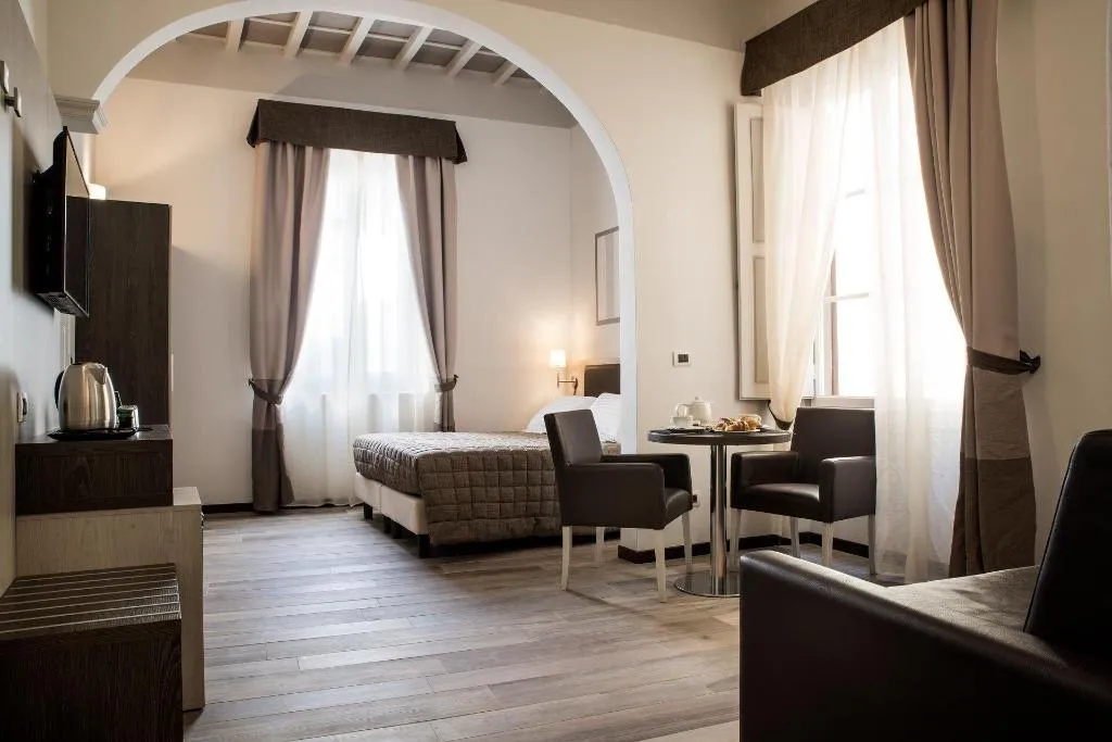 Room, B&B Dimore le Leopoldine, Florence
