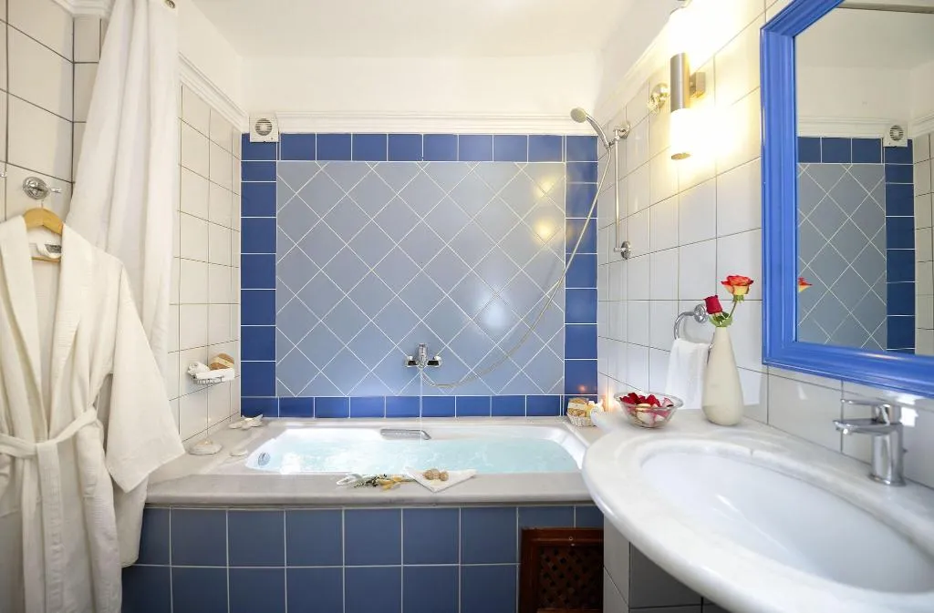 JUNIOR SUITE WITH DOUBLE BED Room, Tamarix Del Mar, Santorini