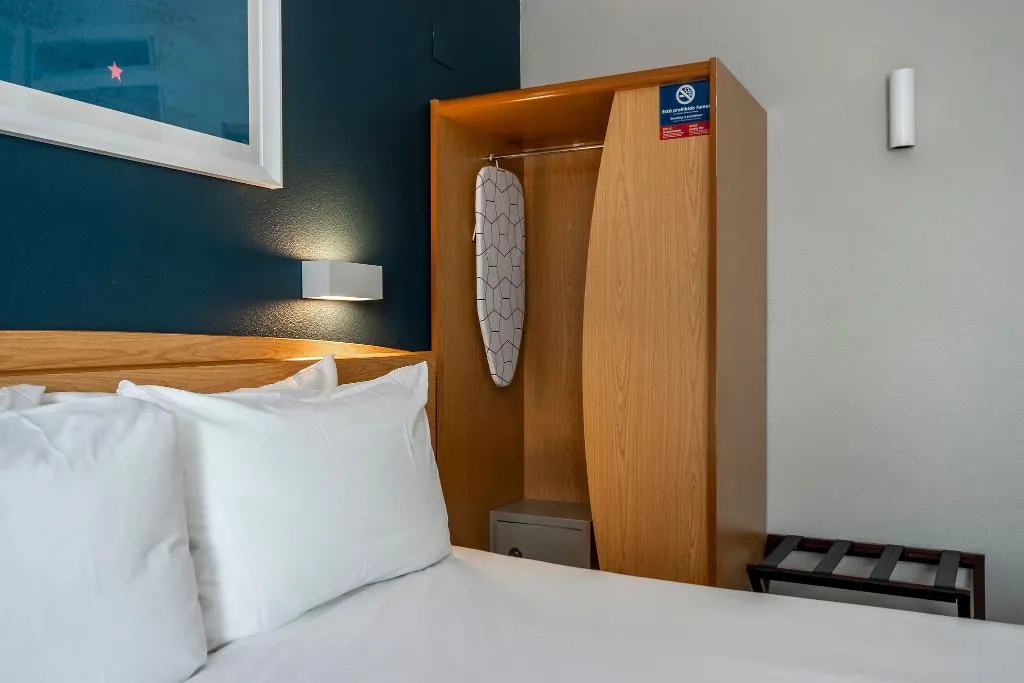 TWIN STANDARD Room, Travelodge Alicante Puerto, Costa Blanca