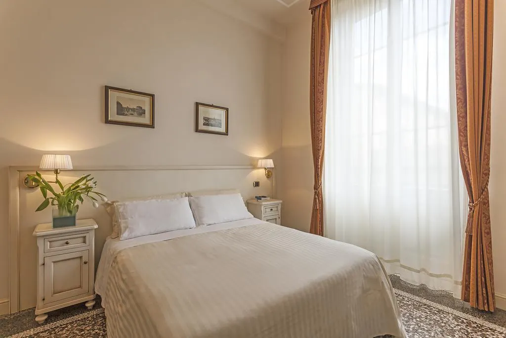 DOUBLE DELUXE Room, Astro Mediceo, Florence
