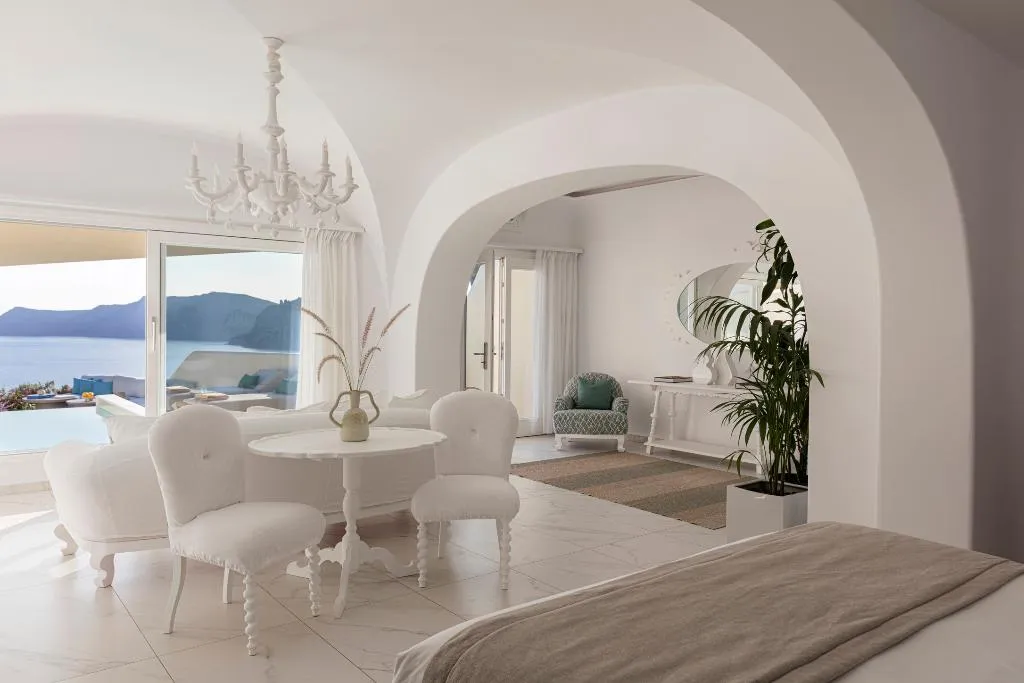 SUITE WITH PRIVATE POOL Room, Canaves Oia Suites, Santorini