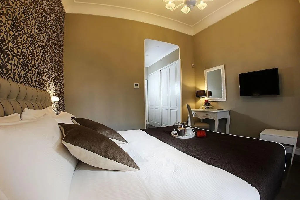 Room, Villa San Martino, Naples