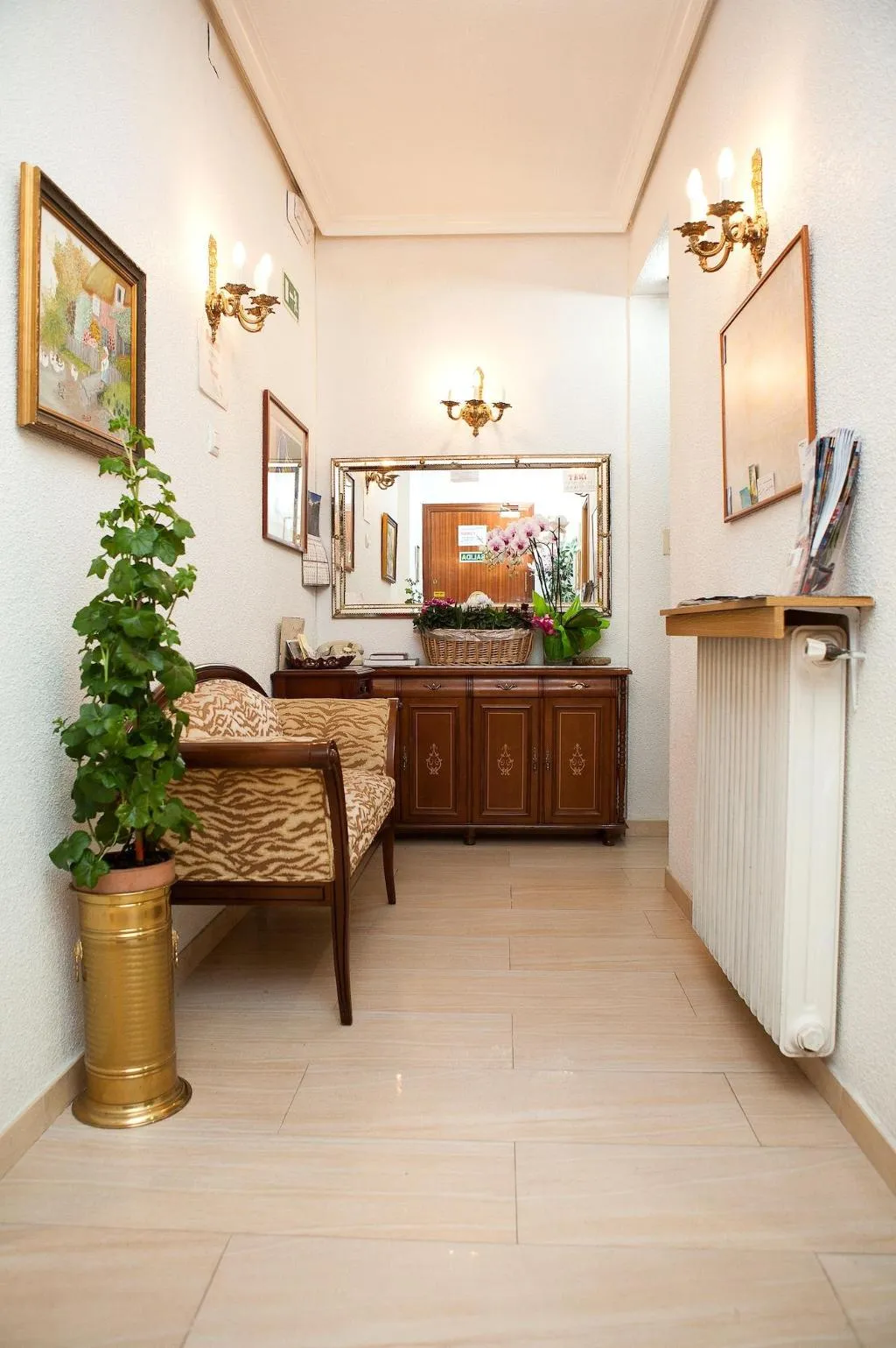 Lobby, Hostal Del Pez Azul, Madrid