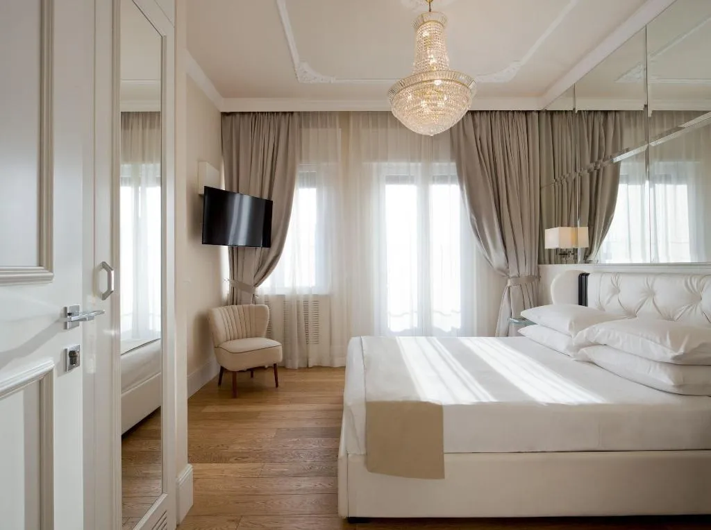 Room, Luxury Suite Milano Duomo, Milan
