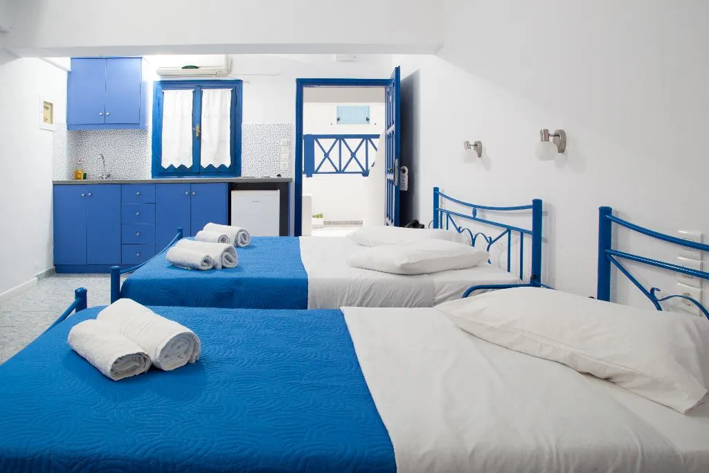 TRIPLE STANDARD Room, Roula Villa, Santorini