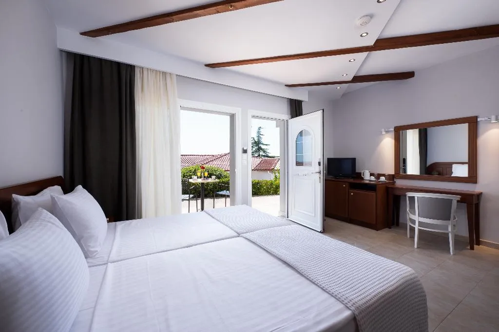 FAMILY ROOM GARDEN VIEW Room, Alexandros Palace Hotel & Suites, Halkidiki
