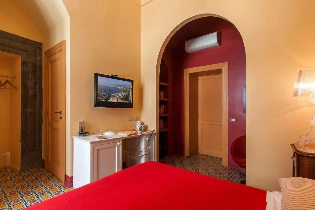 Room, Casa Astarita, Naples