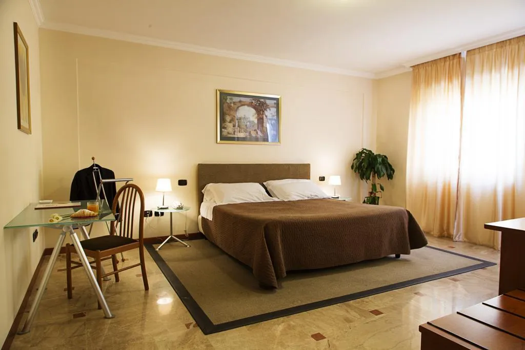 General view, Hotel Palace 2000, Rome