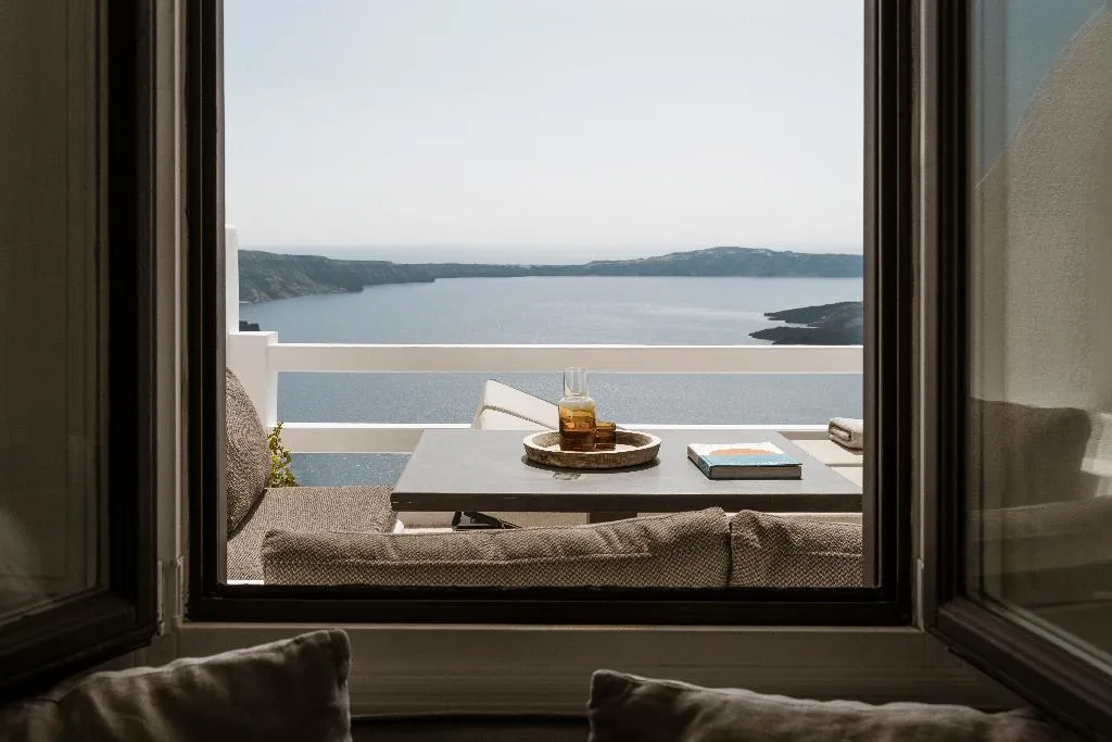 SUITE WITH PRIVATE POOL Room, Aqua Luxury Suites, Santorini