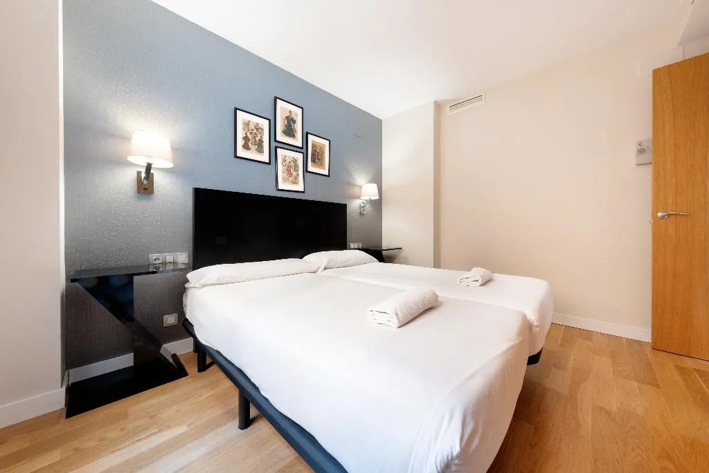 APARTMENT CAPACITY 4 ONE BEDROOM Room, AinB Sagrada Familia Apartments, Barcelona