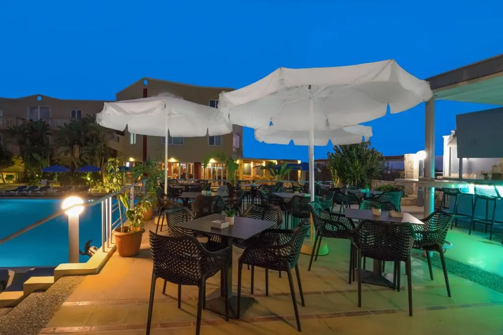 Bar, Futura, Crete