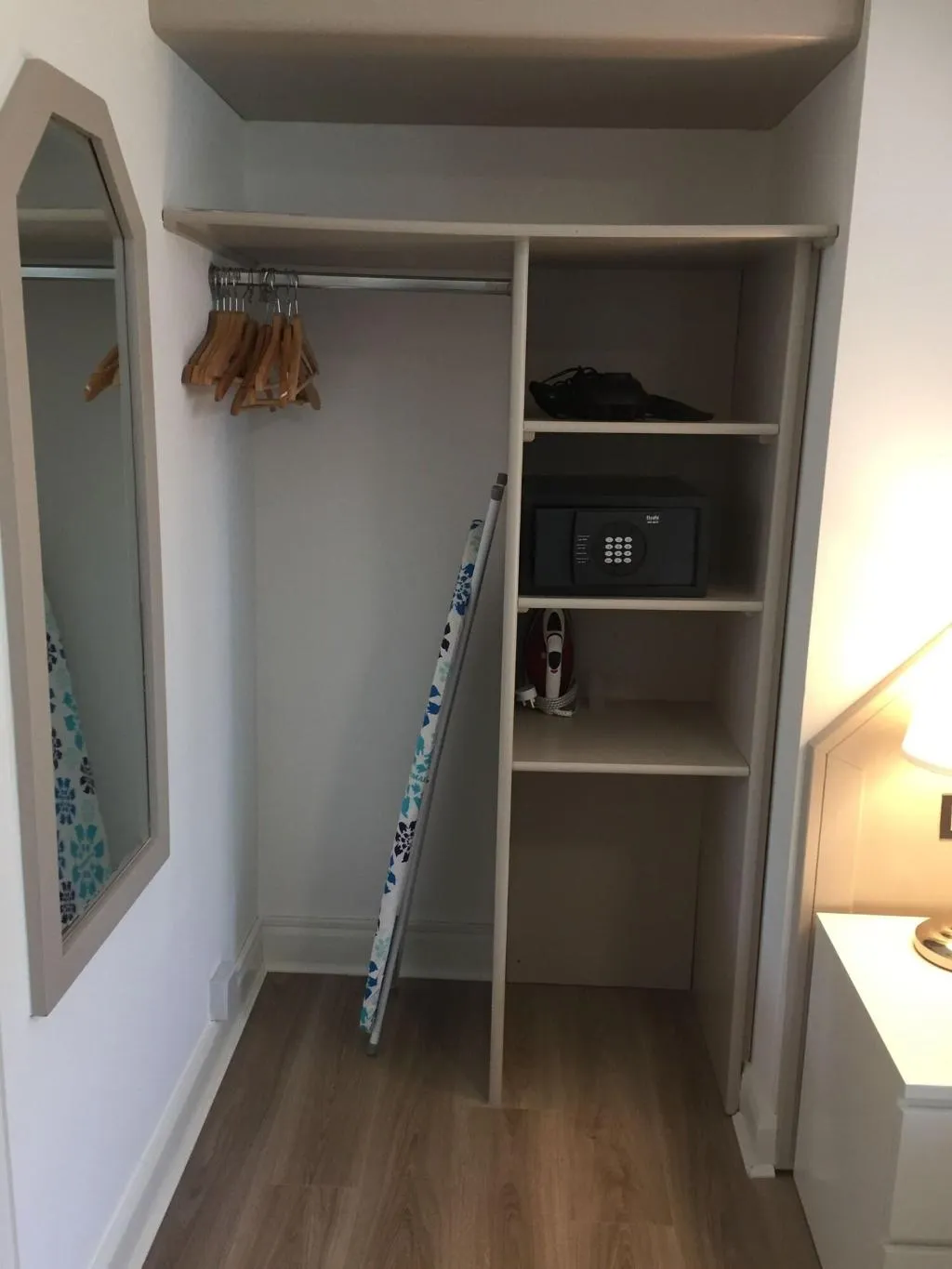 Room, Ballsbridge Townhouse - Merrion Road, Dublin