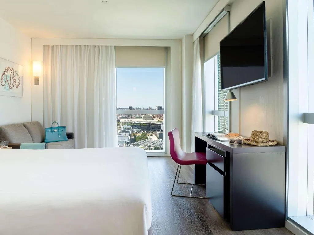 DOUBLE SUPERIOR WITH VIEWS Room, Novotel Barcelona City, Barcelona