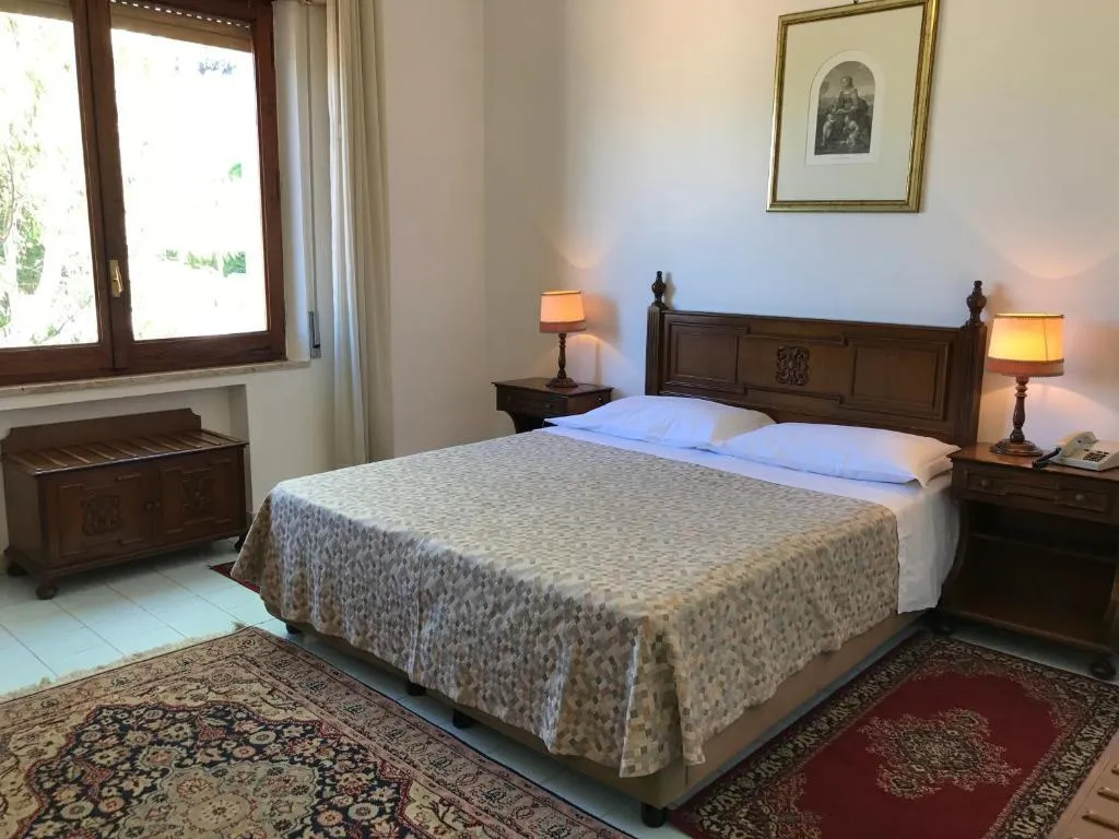 Double or Twin STANDARD Room, Mediterranee Hotel, Taormina