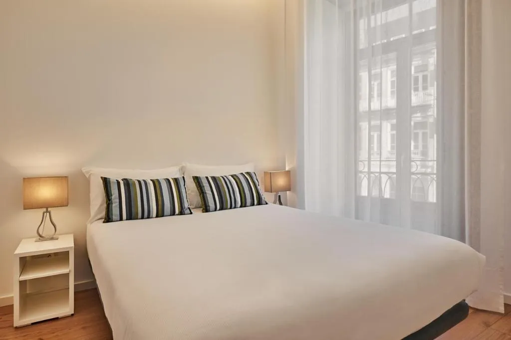 APARTMENT TWO BEDROOMS ONE BATHROOM Room, Apartments Ponte Nova, Porto