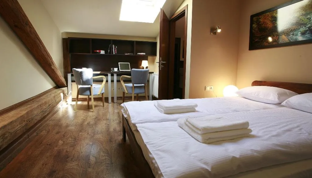 Room, Dom Turysty - Pokoje Goscinne, Krakow