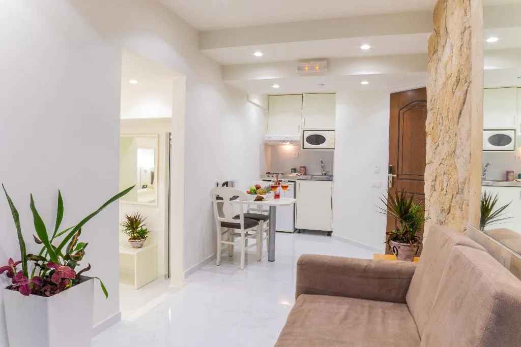 APARTMENT CAPACITY 3 Room, Camelot Royal Beds by Estia, Crete