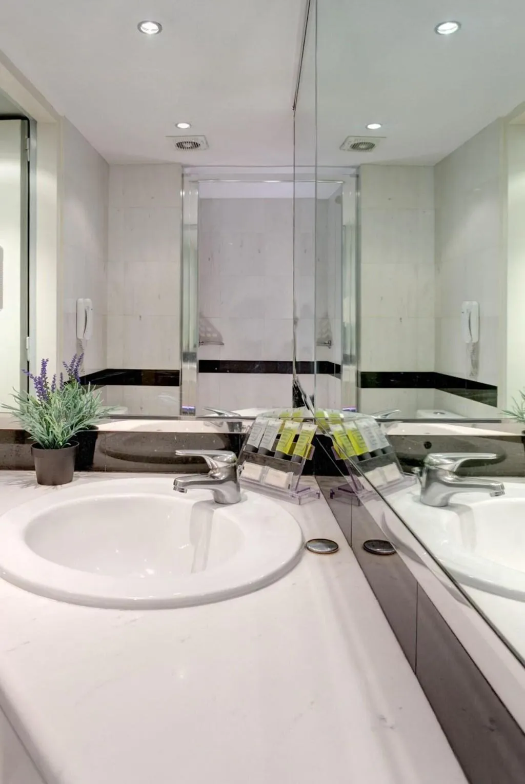 Room, Polis Grand Hotel, Athens