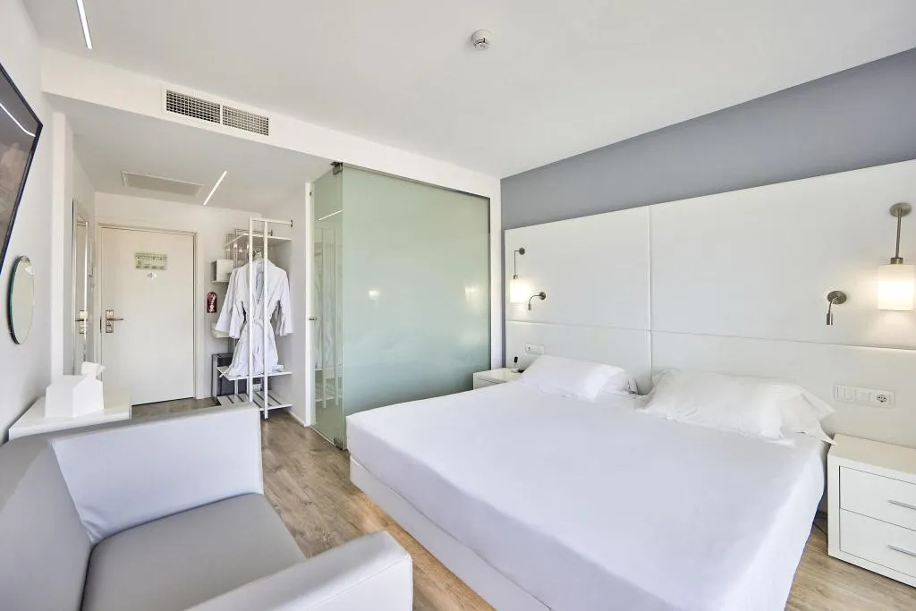 DOUBLE DELUXE Room, Astoria Playa, Majorca