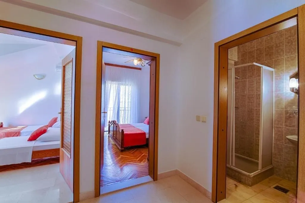 Room, Bed & Breakfast Senator, Split