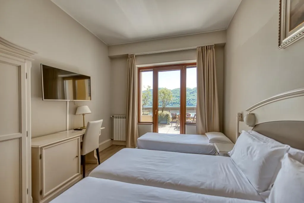 TRIPLE LAKE VIEW Room, Hotel Bazzoni et Du Lac, Milan
