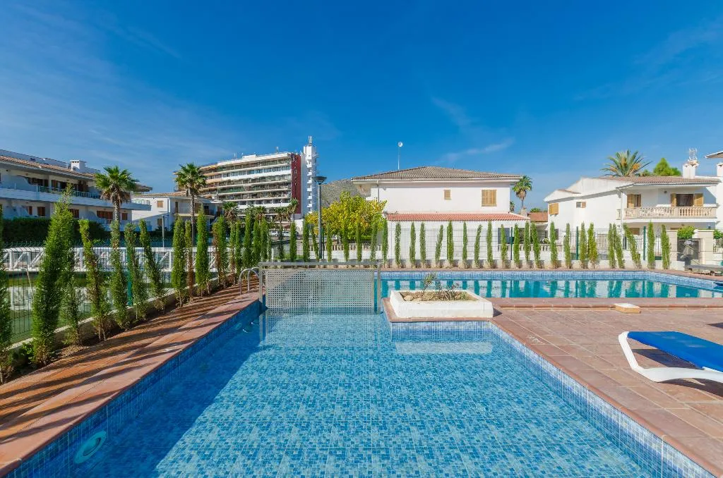 Pool, Yourhouse Venecia, Majorca