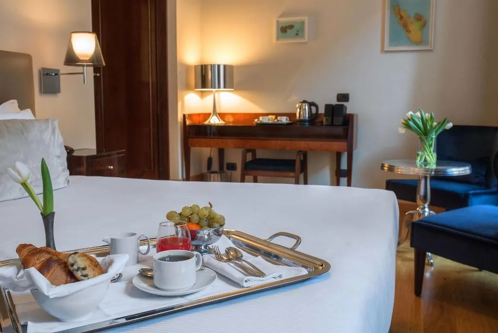 Room, Relais Rione Ponte, Rome